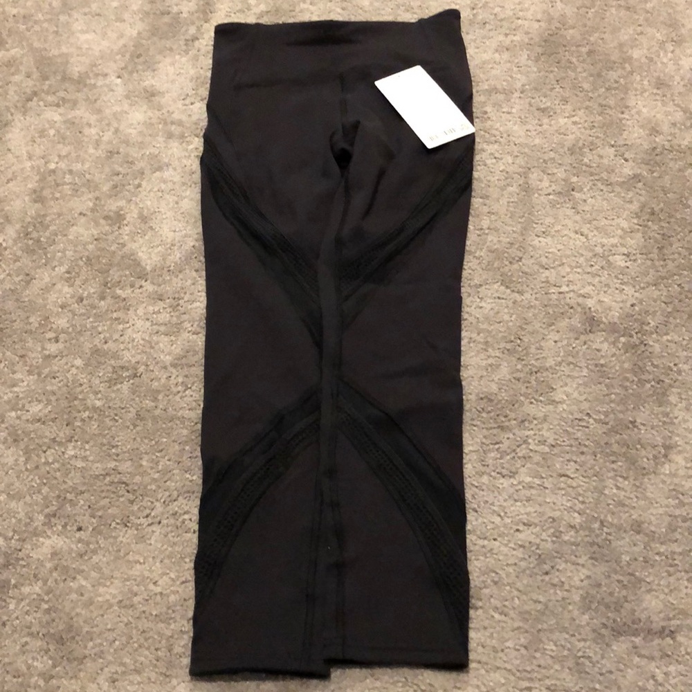 Lululemon size 6